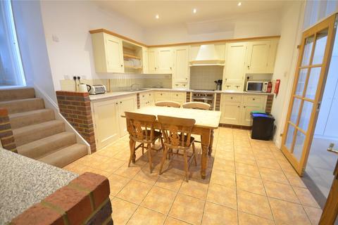 2 bedroom apartment for sale, Bush Place, St Georges Yard, Farnham, Surrey, GU9