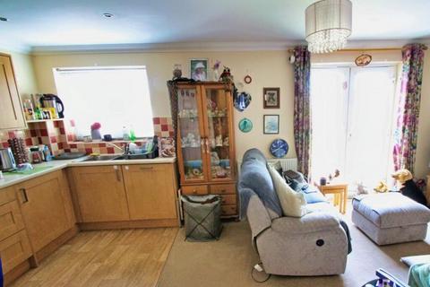 2 bedroom flat for sale, Park Street, Aylesbury, HP20 1