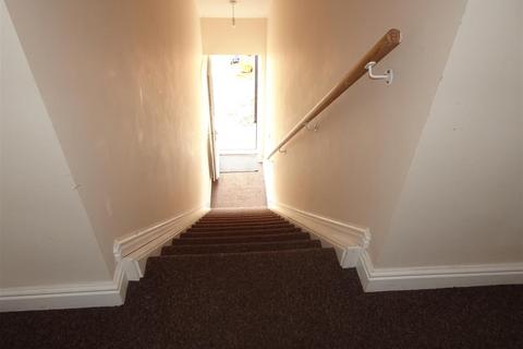 3 bedroom flat to rent, Farebrother Street, Grimsby DN32