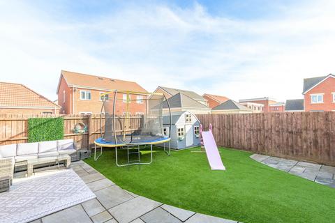 3 bedroom end of terrace house for sale, Braceby Road, Skegness PE25