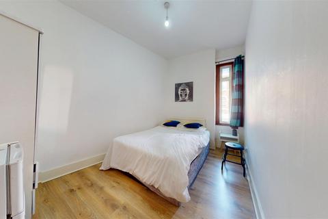 1 bedroom property to rent, High Road, Willesden Green NW10