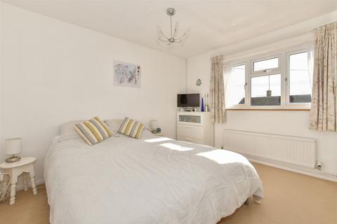 21 Bryant Close, Nettlestead, Maidstone, ME18 5EX