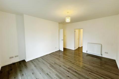 2 bedroom flat to rent, Carleith Avenue, Clydebank G81