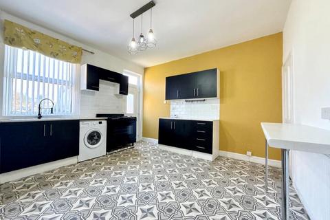 3 bedroom end of terrace house to rent, Lound Side, Chapeltown, Sheffield