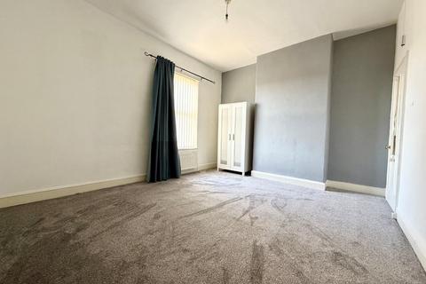 3 bedroom end of terrace house to rent, Lound Side, Chapeltown, Sheffield