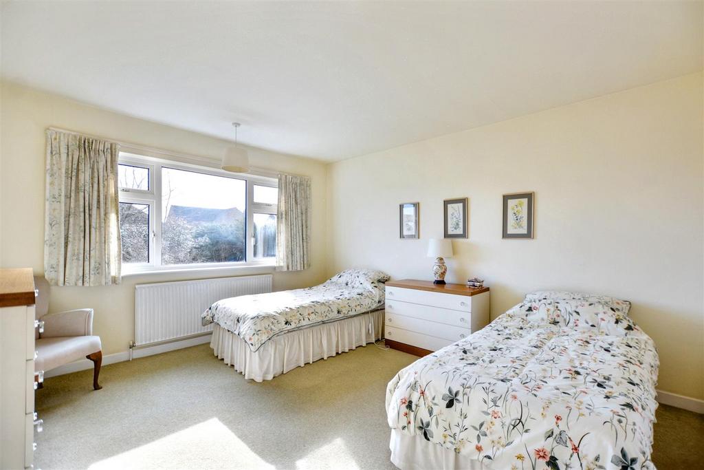 Bedroom 1 1.jpeg