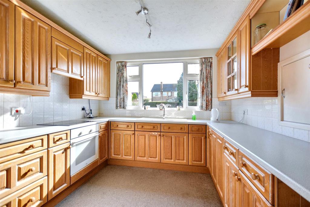 Kitchen 1.jpeg