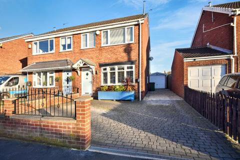 3 bedroom semi-detached house for sale, Jerry Clay Drive, Wrenthorpe, Wakefield, West Yorkshire