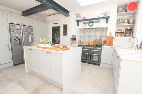 54 Upland Road, Sutton, SM2 5JE