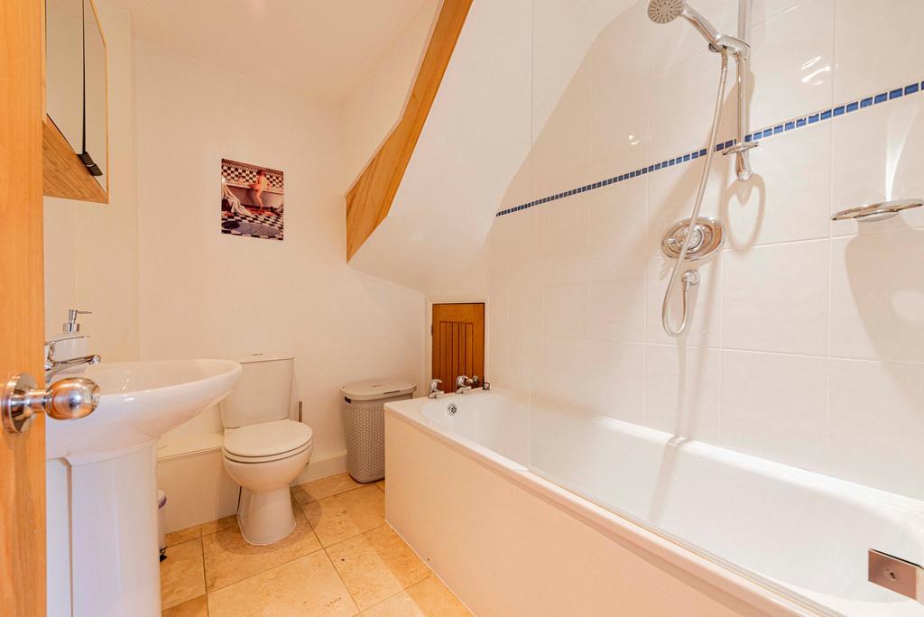 Annexe Bathroom W.C (1)