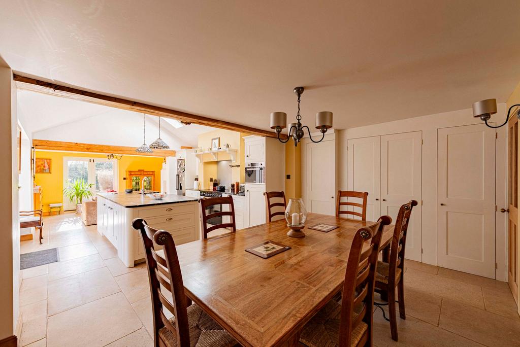 Dining Area (1)
