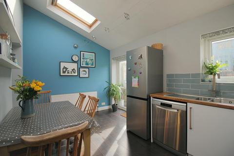 103 Springbank Close, Farsley, Pudsey, LS28 5TP