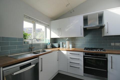 103 Springbank Close, Farsley, Pudsey, LS28 5TP