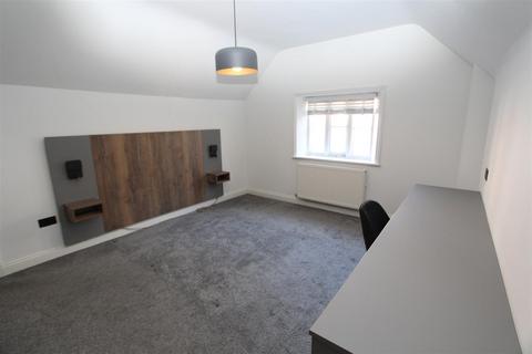 2 bedroom apartment to rent, Bridgewater Street, Lymm