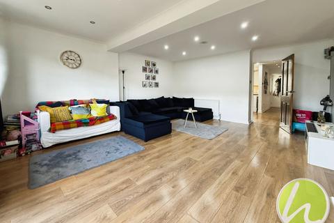 34 Howell Road, Corringham, Stanford-le-hope, SS17 8JL