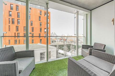 1 bedroom flat for sale, Telegraph Avenue, London SE10