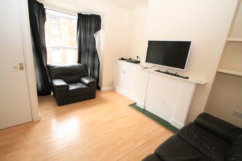 4 bedroom terraced house to rent, Lincoln LN1