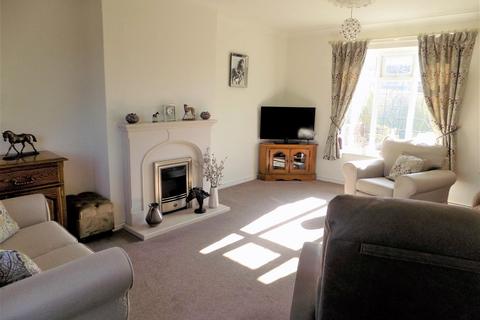 3 bedroom terraced house for sale, Queens Court, Bingham