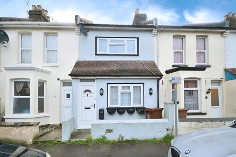 3 bedroom terraced house to rent, May Road Gillingham ME7