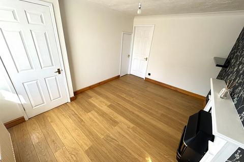 37 Waltham Close, Corby, NN17 2YG