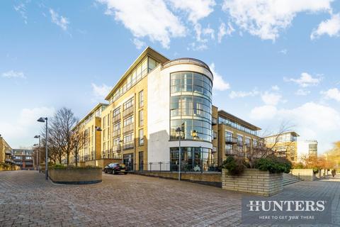 2 bedroom flat for sale, Town Meadow, Brentford