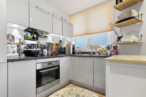 2 bedroom flat for sale, Ringside, Bracknell RG12