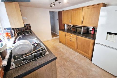 4 bedroom terraced house to rent, Bradley Street, Caerdydd, CF24