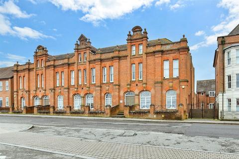 3 bedroom ground floor flat for sale, Station Road West, Canterbury, Kent