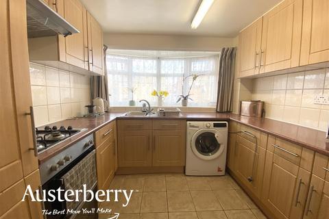 3 bedroom townhouse for sale, Goldenhill Road, Stoke-On-Trent ST4