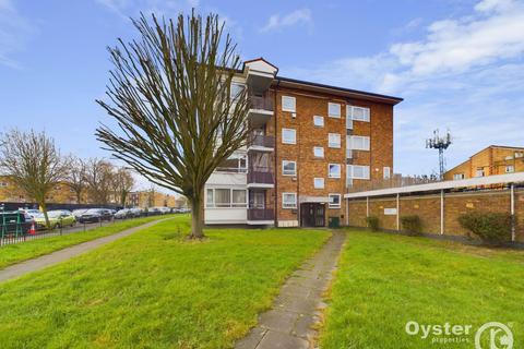 3 bedroom flat for sale, Bowes Road, London, N11