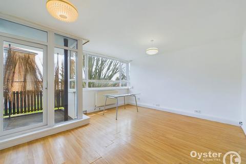 3 bedroom flat for sale, Bowes Road, London, N11