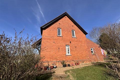 3 bedroom semi-detached house to rent, Bank Cottage, Coton