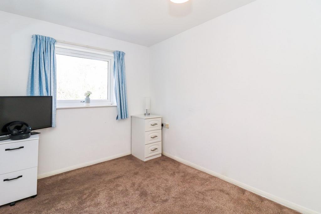 Bedroom 1 - View 1
