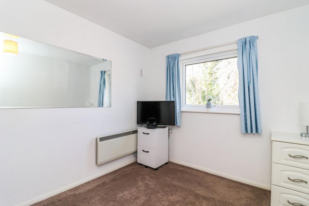 Bedroom 1 - View 2