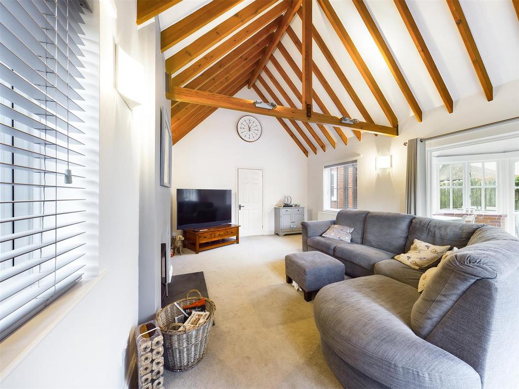 CAM00734 P1-PR0220-STILL05.jpg