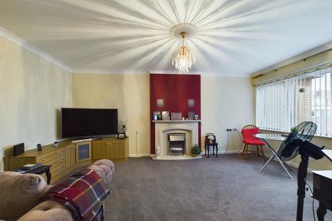 1 bedroom apartment for sale, Kings Road, Lytham St. Annes, Lancashire, FY8 1NZ