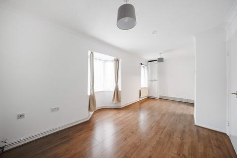 2 bedroom apartment for sale, Badgers Close, Harrow