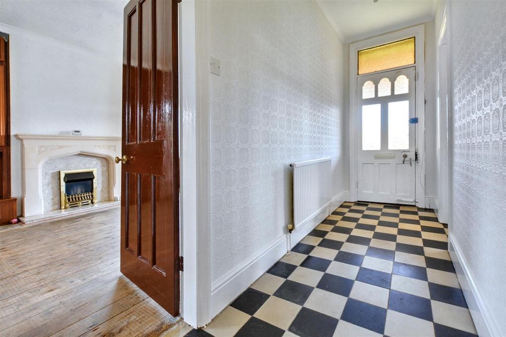 Entrance Hall 1.jpeg