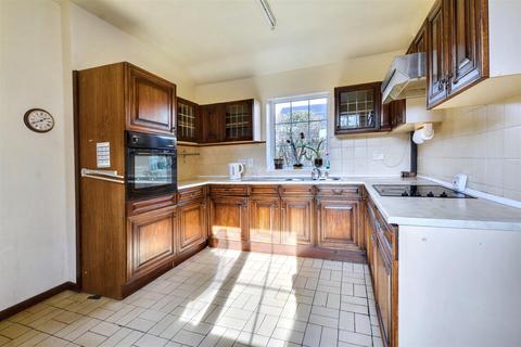 4 bedroom detached bungalow for sale, Shelford Road, Radcliffe-On-Trent