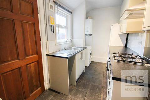 4 bedroom end of terrace house to rent, Ednaston Road, Nottingham NG7