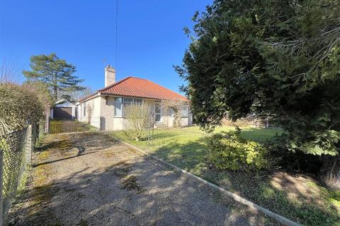 3 bedroom detached bungalow for sale, High Road, Harleston IP20