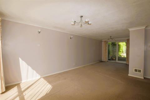 3 bedroom end of terrace house for sale, Valley Walk, Croxley Green