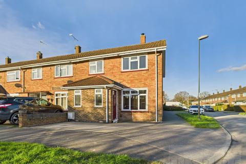 3 bedroom terraced house for sale, Findon Road, Crawley RH11