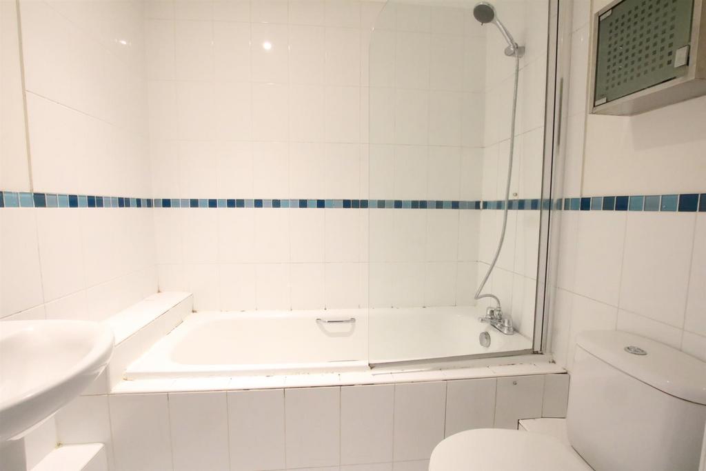 Bathroom.JPG