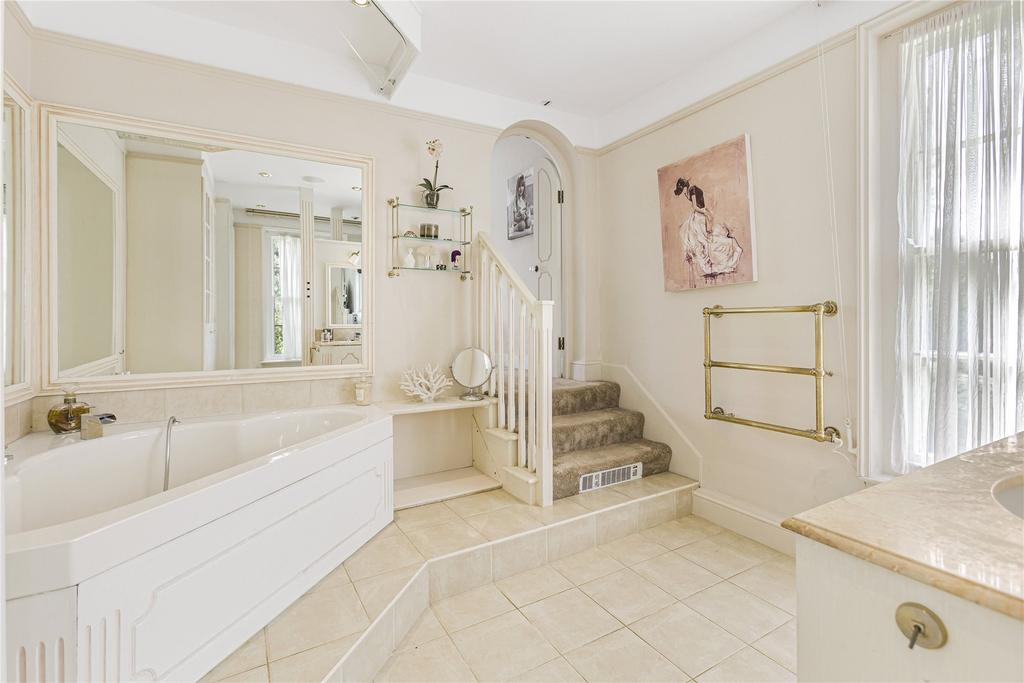 Bed 2 En Suite