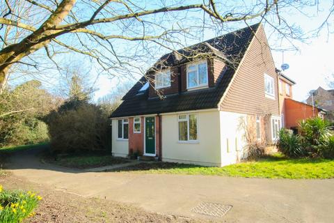 4 bedroom end of terrace house for sale, Linnet Walk, Wokingham, RG41