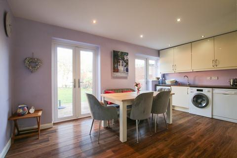 4 bedroom end of terrace house for sale, Linnet Walk, Wokingham, RG41