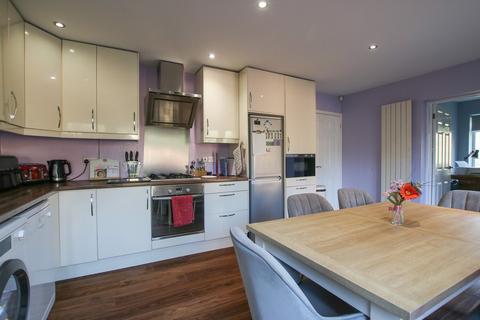 4 bedroom end of terrace house for sale, Linnet Walk, Wokingham, RG41