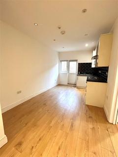 2 bedroom apartment to rent, West Green Road, London N15