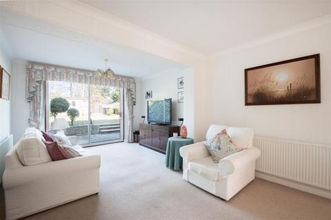 4 bedroom semi-detached house for sale, Sheringham Avenue, London N14